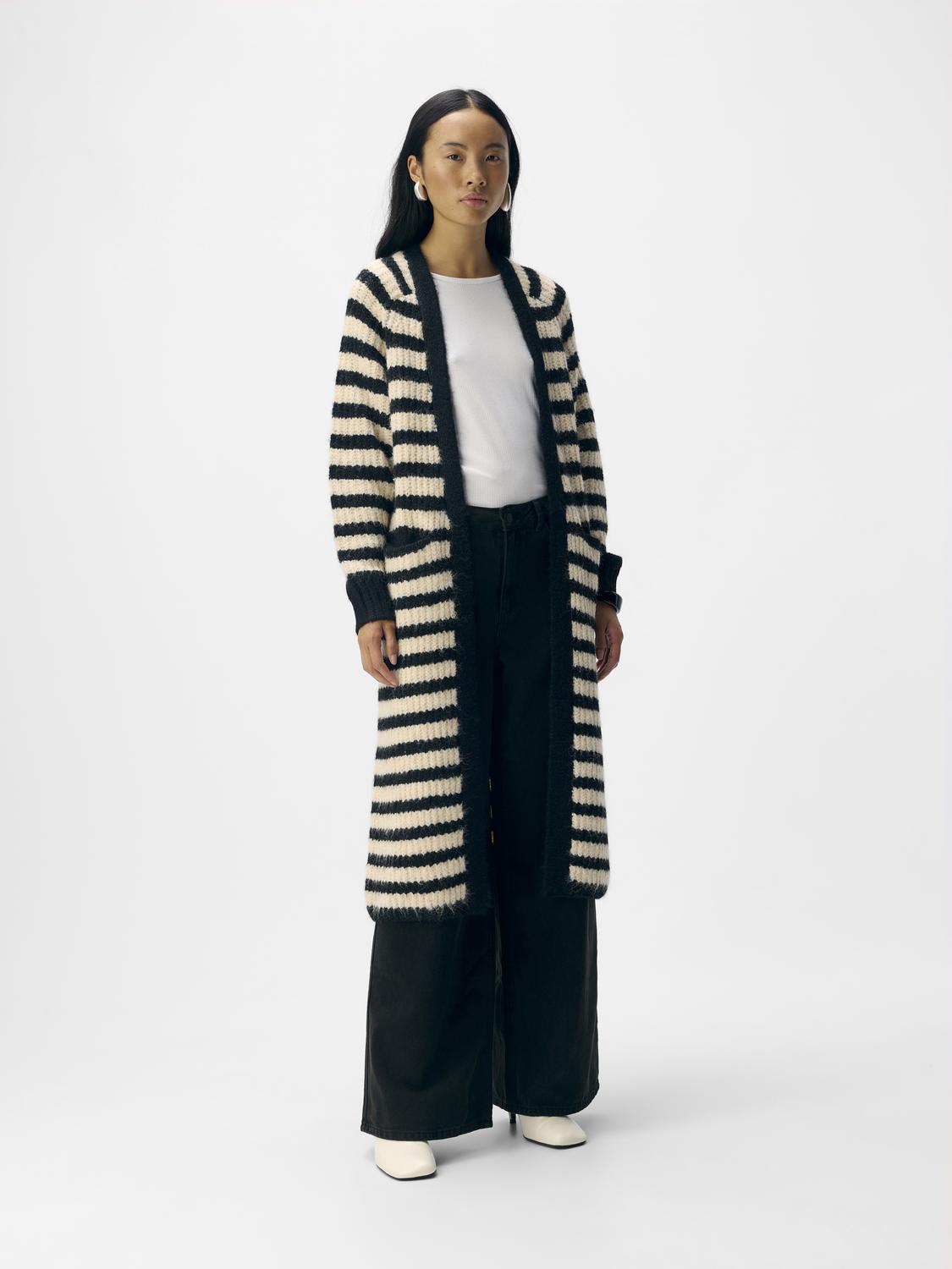 model_shot-front